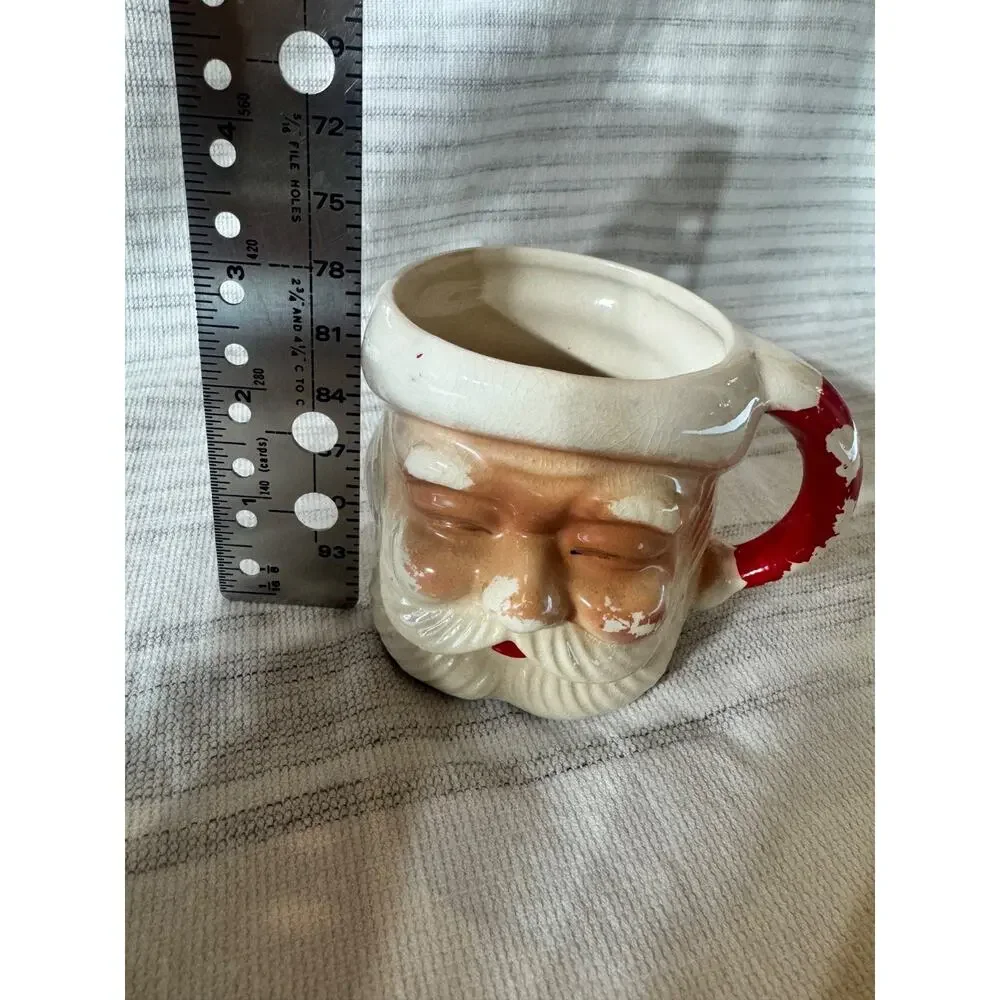 Vintage Santa Mug 1960-1970s, Crazed Finish and Chippy-Goodness Paint Christmas - Picture 7 of 8